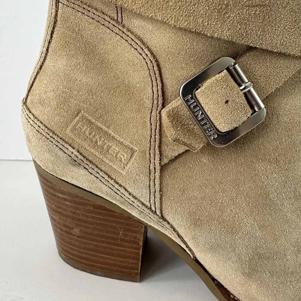 Hunter Refined Strap Boot Suede Sand Brown Size 6M Booties Womens